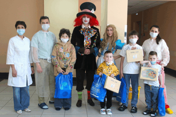 В онкоцентре Брянска устроили праздник для детей