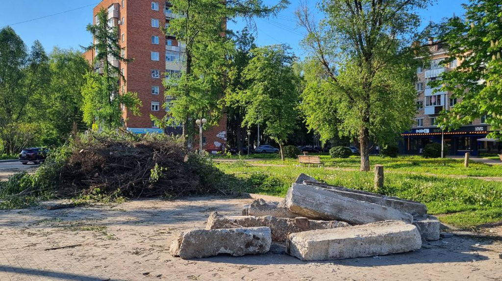 В Брянске началось благоустройство площади Октябрьской революции по программе «Формирование комфортной городской среды»