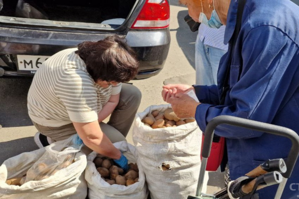 В Брянске состоялась традиционная сельскохозяйственная ярмарка выходного дня