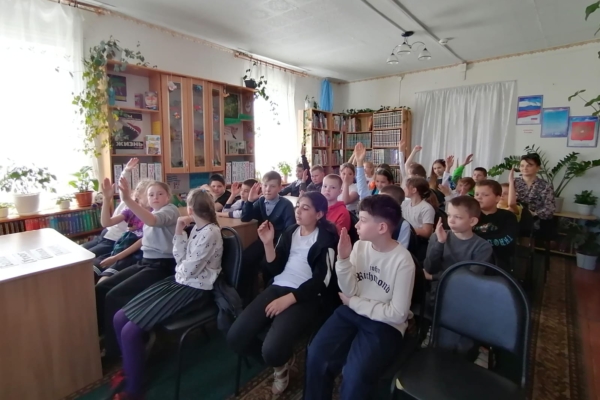 В Комаричской детской библиотеке состоялся час информации «И нравы, и язык, и старина святая»