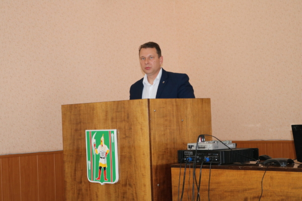 Глава администрации Комаричского района отчитался о работе администрации на заседании Совета народных депутатов