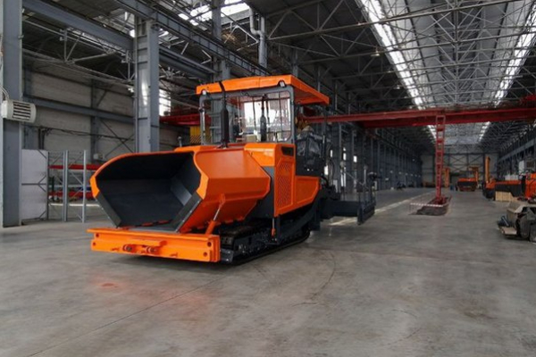 Единственное в России серийное производство асфальтоукладчиков запустили в Брянске