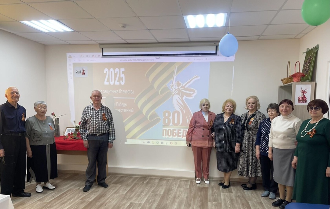 В Комаричском комплексном центре социального обслуживания населения открыта выставка «Эхо войны»