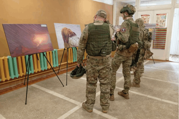 Бойцам «БАРС-Брянск» показали выставку «Самая красивая страна»