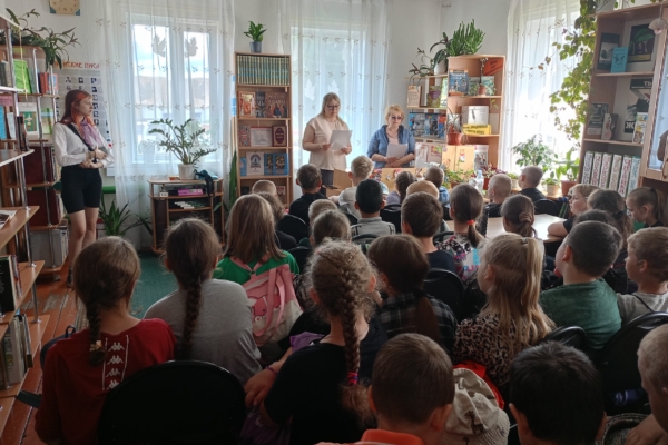 В Комаричской детской библиотеке прошло мероприятие «Сказок пушкинских страницы…»