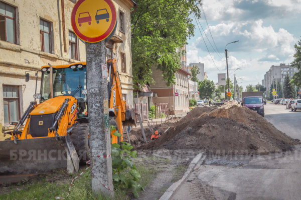 В Фокинском районе строят сеть ливневых канализаций