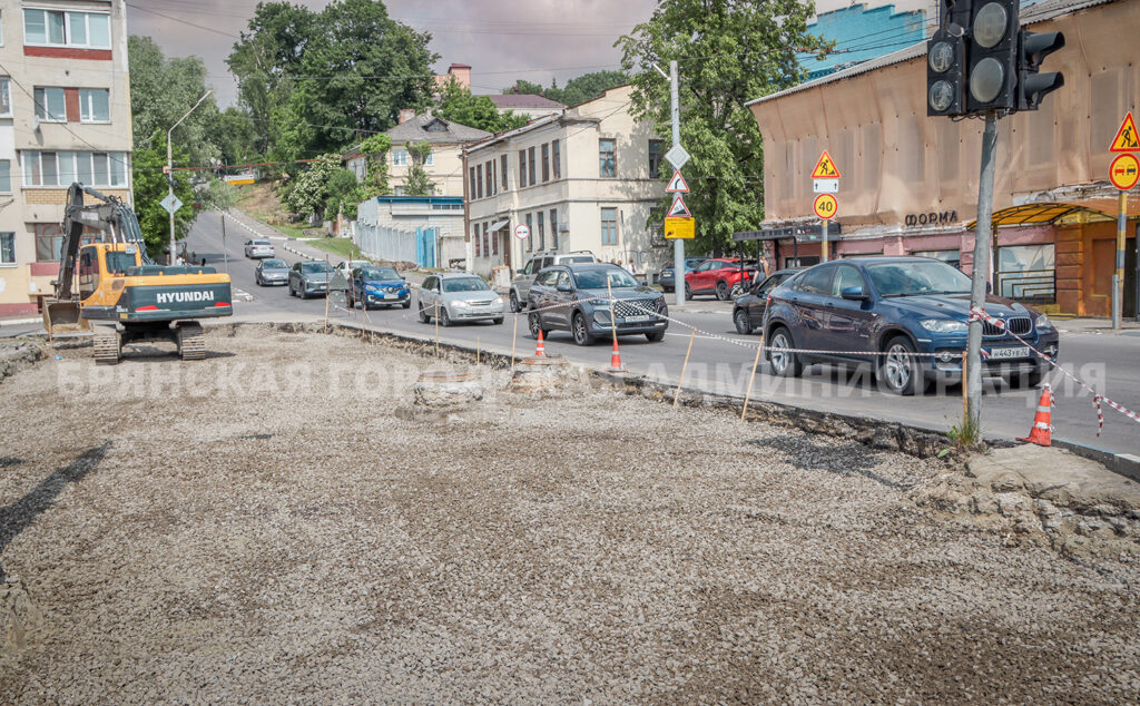 Улицу Горького у Семёновского сквера расширили до пяти полос