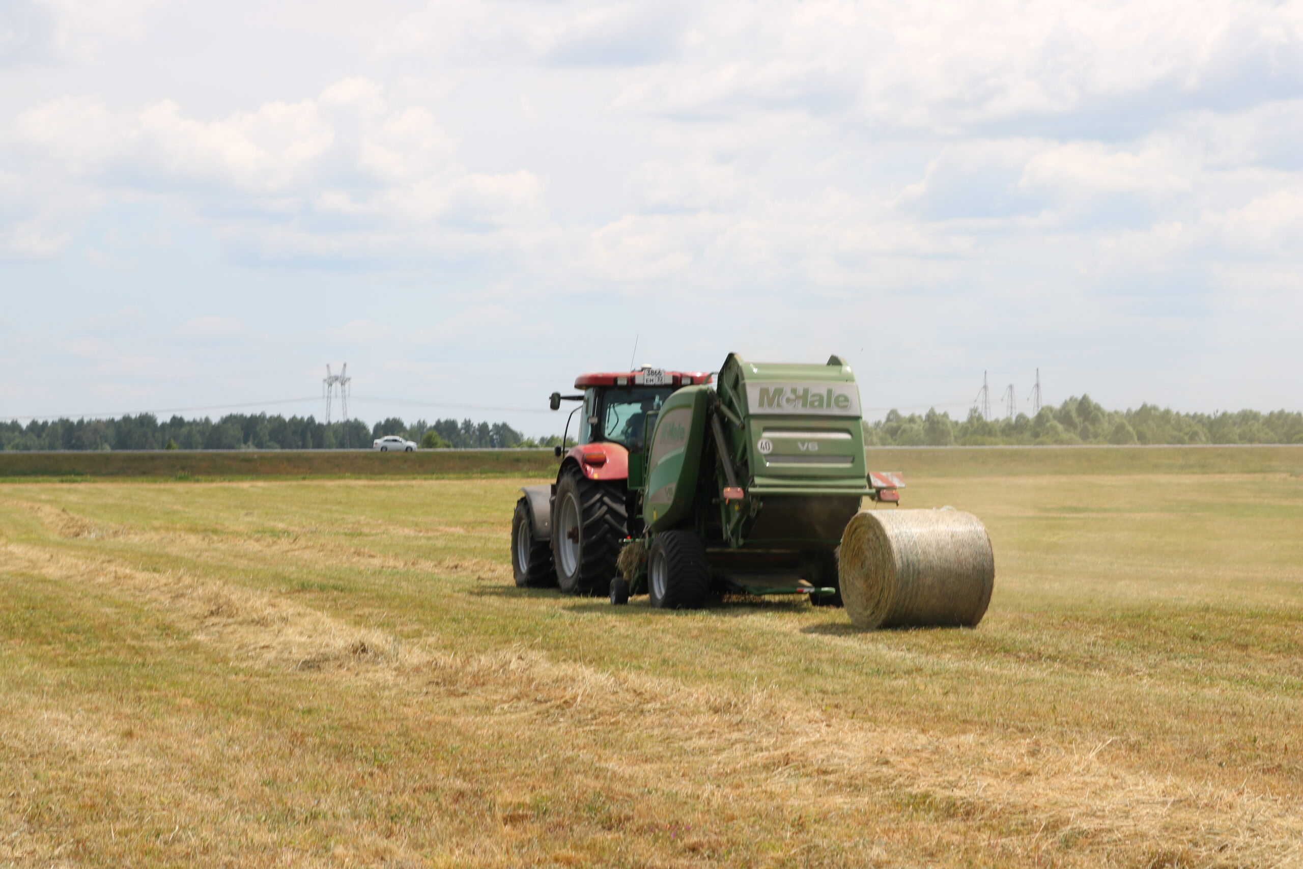 Комаричские аграрии активно заготавливают корма на зиму