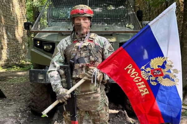 Участник СВО, находясь на передовой, написал поздравление комаричанам с Днем России