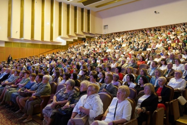 Брянским врачам вручили более 350 квартир