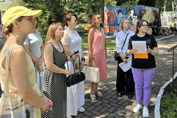 В брянском парке Толстого прошло празднование 103-летия со дня рождения Валентина Динабургского