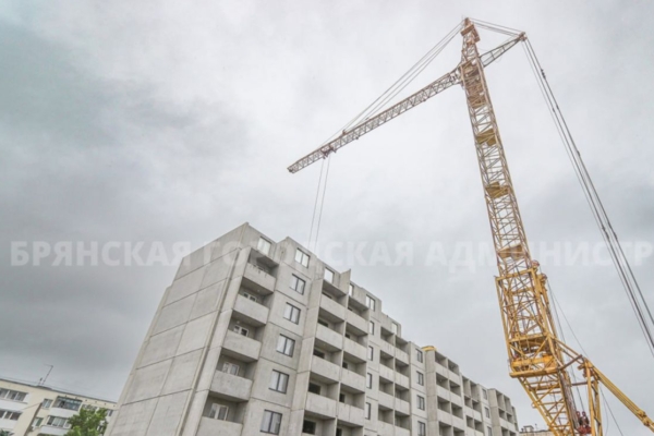 В Брянске вырос до шести этажей белорусский дом на проспекте Московском