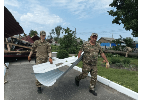 Бойцы «БАРС-Брянск» помогают Климово после урагана