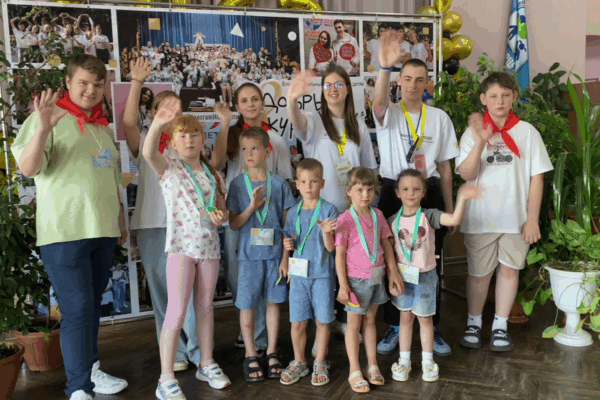 Клинцовская школа имени Герцена совместно с фондом «Добрый журавлик» организовала фестиваль «Вместе»