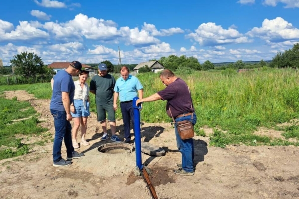 В брянском поселке заканчивают ремонт водопровода