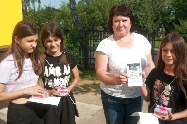 Специалисты комплексного центра социального обслуживания населения Комаричского района изготовили и передали подросткам буклеты по юридическим вопросам