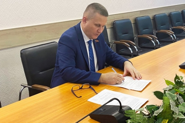 Геннадий Селебин представил в Избирательную комиссию документы для регистрации кандидатом на выборах Губернатора Брянской