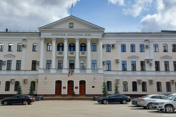 Трое сотрудников отрасли удостоены звания «Заслуженный работник лесного хозяйства Брянской области»