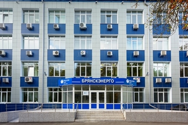 Энергетики «Брянскэнерго» восстанавливают электроснабжение после прохождения грозового фронта