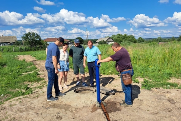 В селе Радогощь завершается ремонт водопроводных сетей
