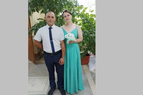 В Злынке состоялась трогательная церемония обручения накануне Дня семьи, любви и верности