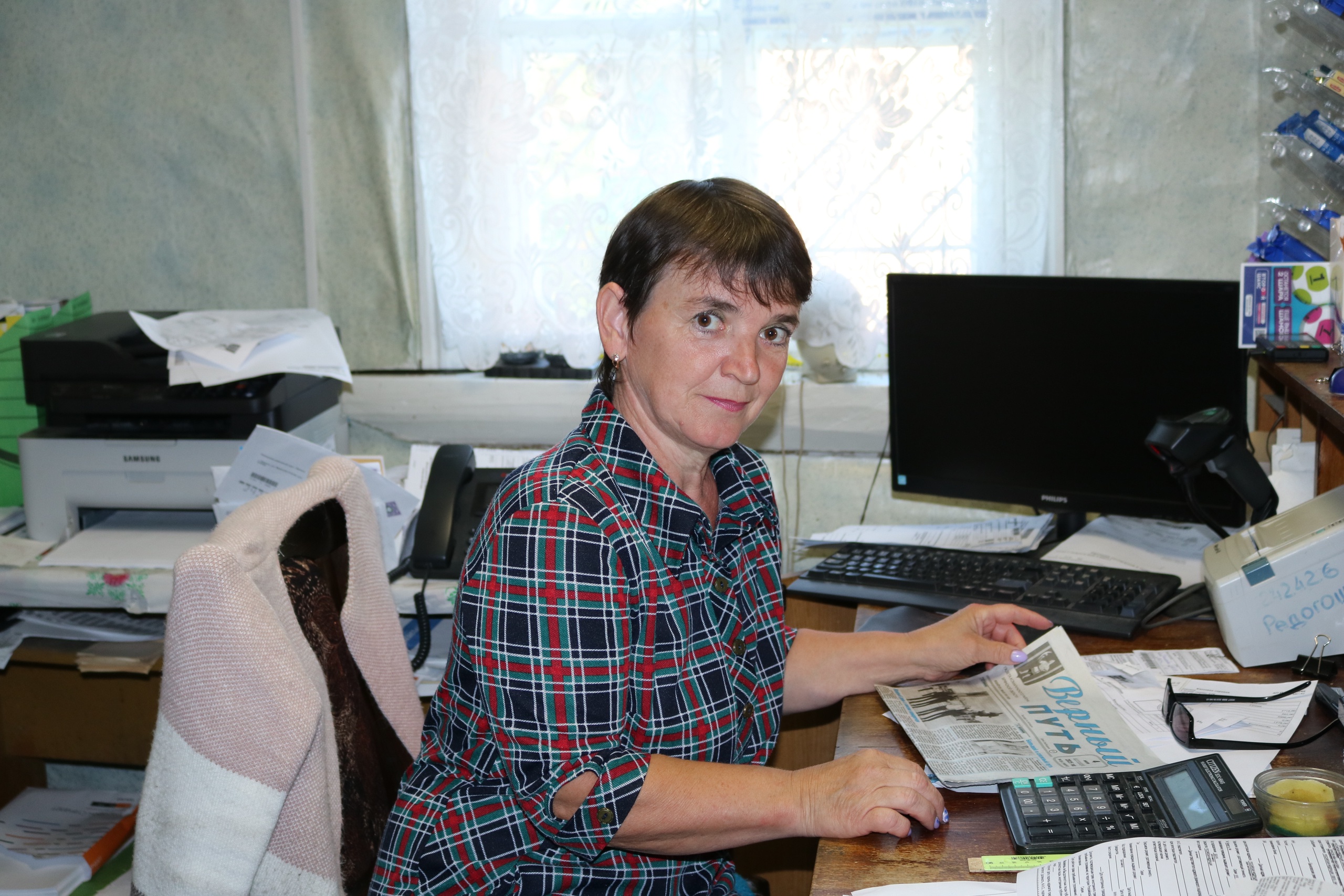 Комаричские работники почтовой связи отмечают профессиональный праздник