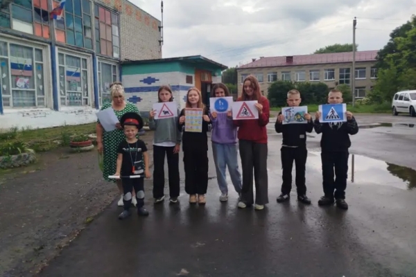 Дети Комаричского района: Безопасность на дороге – это важно