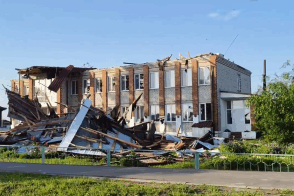 Брянский поселок Климово попал в эпицентр разрушительного урагана