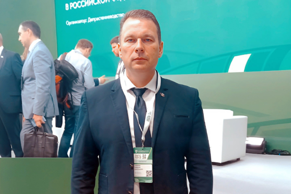 Глава администрации Комаричского района Николай Скрипин принимает участие во Всероссийской выставке «День поля» в Волгограде