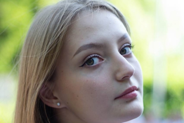 Комаричская ученица Елизавета Смолова находит красоту в повседневности