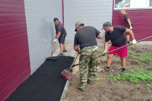 В Новозыбкове продолжается капремонт школы №6