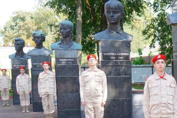 Брянский губернатор с рабочей поездкой посетил край партизанской славы – Навлю