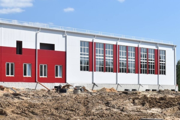 В Клетне возводят новый спорткомплекс с бассейном