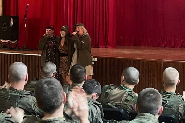 Брянские певицы поют для бойцов СВО о любви к Родине