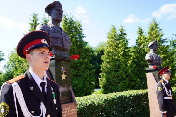 В Брянской области хранят память о героях-десантниках