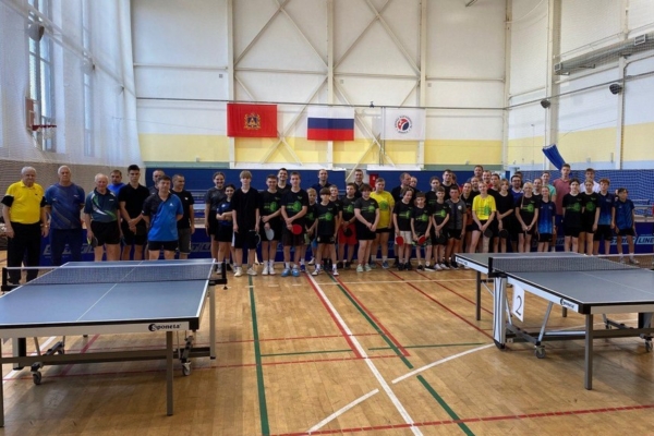 В брянском Дворце единоборств прошли соревнования по настольному теннису