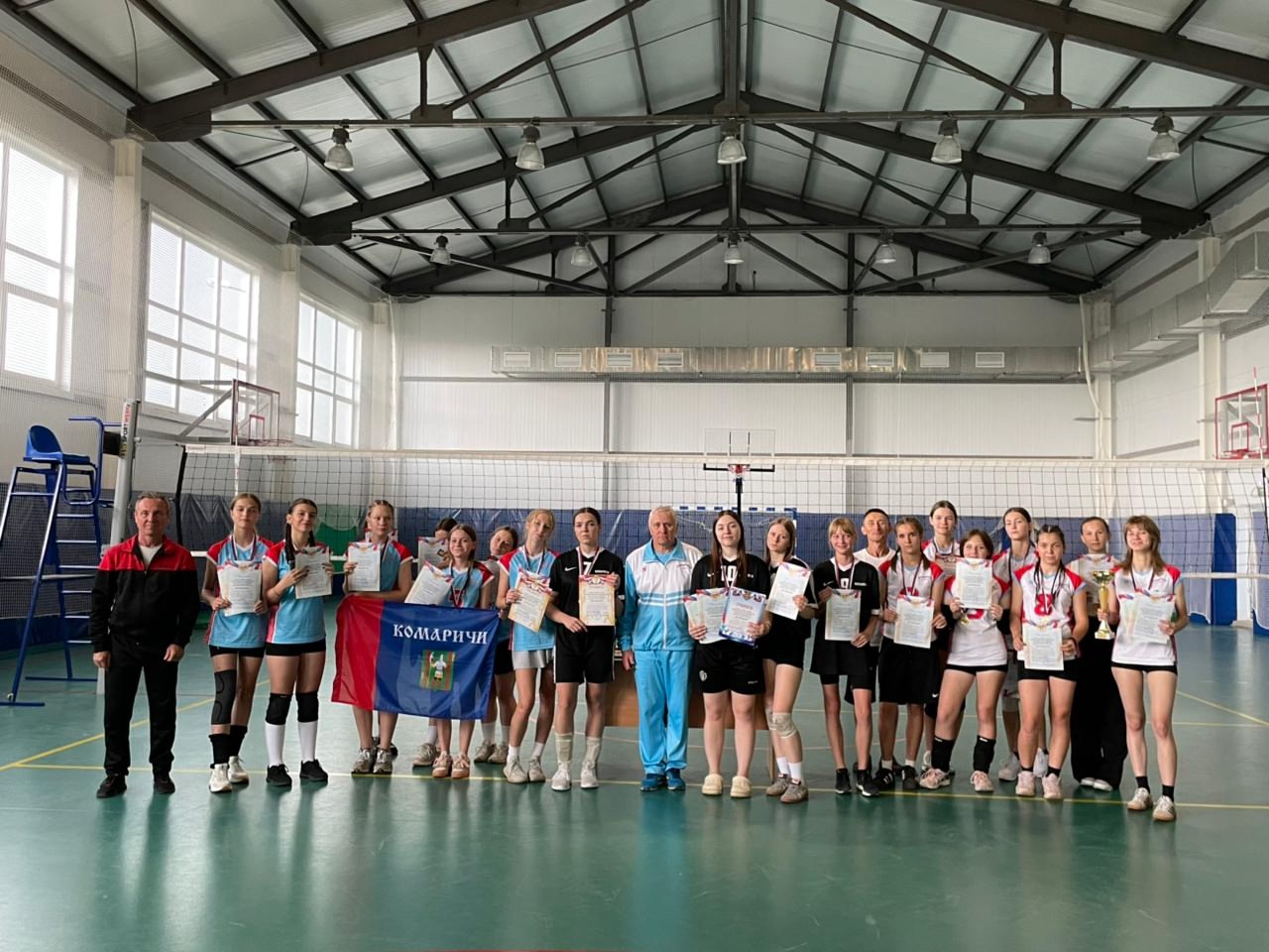 Комаричские волейболистки отметили День физкультурника яркими победами