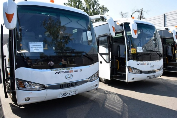 Три новых автобуса передали муниципальным образованиям Брянщины