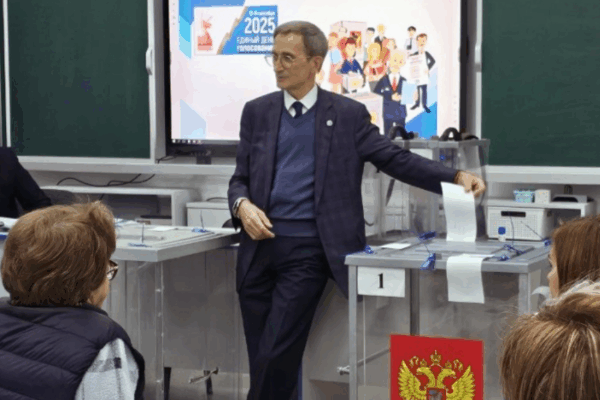 Член ЦИК Левичев посетил практические занятия председателей участковых комиссии в Брянске