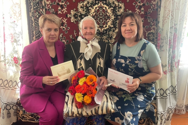 Жительница поселка Комаричи, Антонина Ивановна Гришина, отметила свой 95-летний юбилей