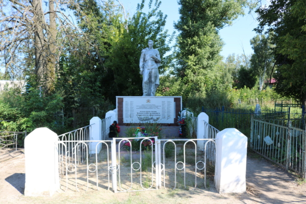 Сохраняя историю:  В Комаричах отреставрируют памятник павшим воинам