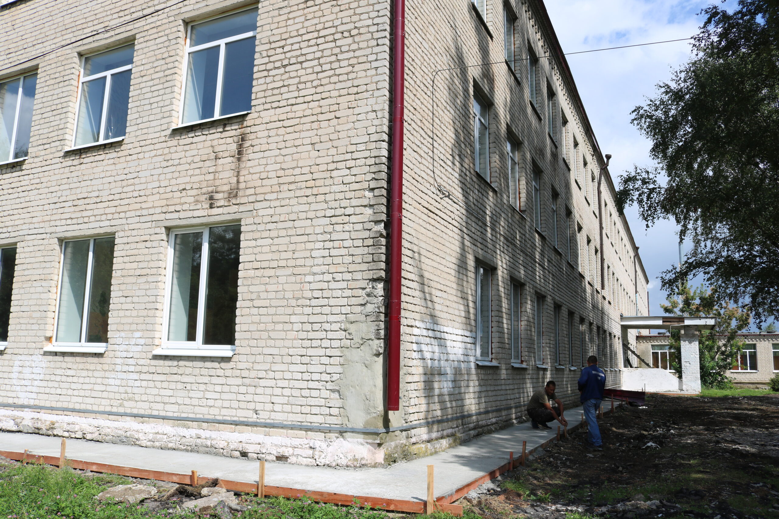 Комаричская средняя школа №2 обновляется