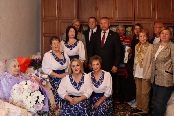 В Брянском районе отпраздновали 102-летие ветерана Веры Ключниковой