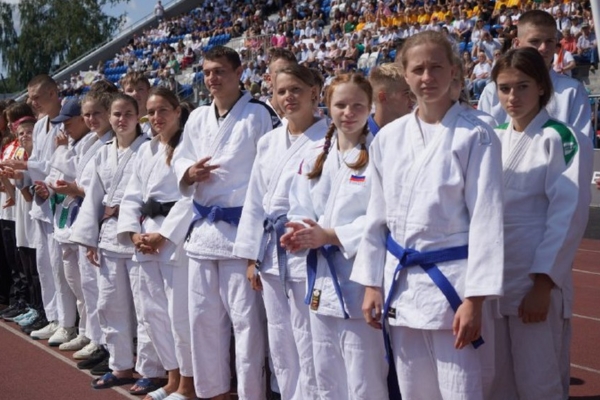 В 2025 году День физкультурника прошел на стадионе «Десна»