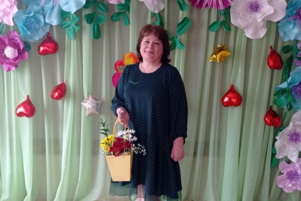 День рождения старшего воспитателя Комаричского  детского сада»