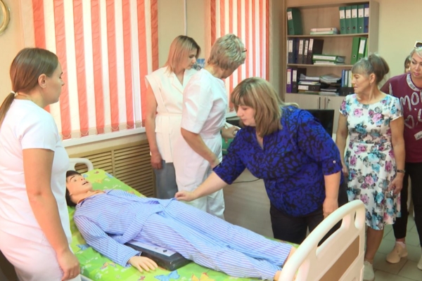 В Клинцовском центре социального обслуживания населения начала работу «Школа ухода»