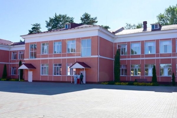 В Унече школа № 5 отметила свой 90-летний юбилей