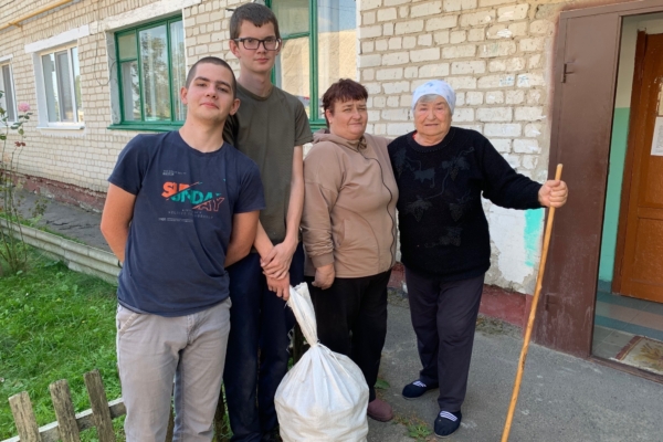 В Комаричском районе прошла акция «Наполни социальный погребок»