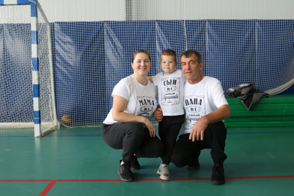 Семья комаричской журналистки приняла участие во Всероссийском Кроссе Нации 2025 года