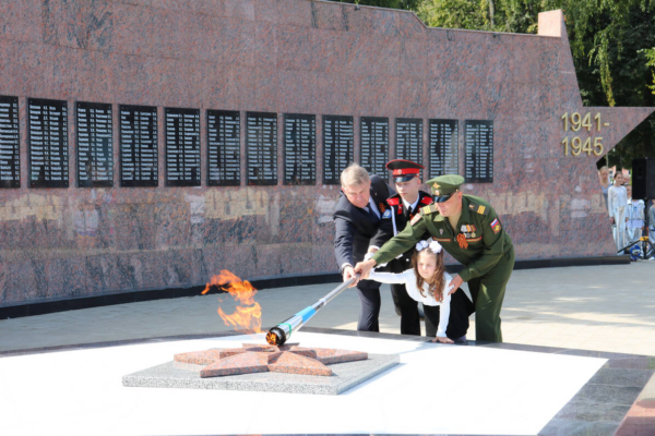 В Стародубе торжественно открыли обновлённую «Стену Памяти»